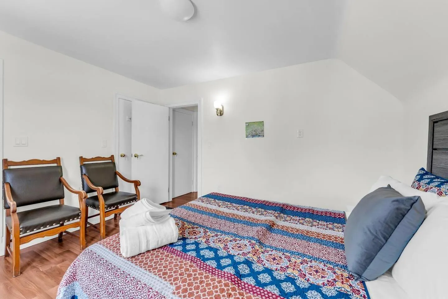 Holiday home One Of The Closest Homes To Tourist District- 13 Guests Niagara Falls Canada